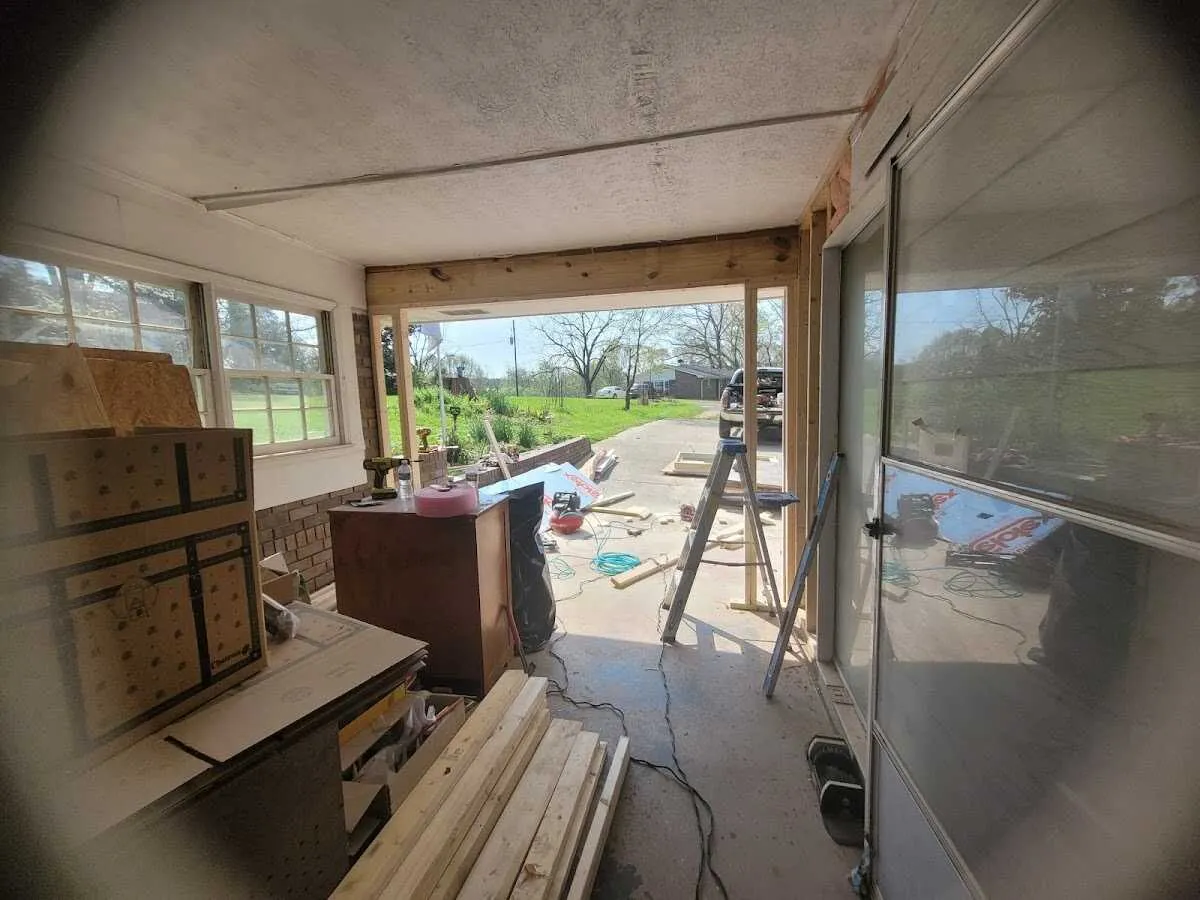 Air movers and dehumidifier for Water Mitigation Services in Urban Honolulu